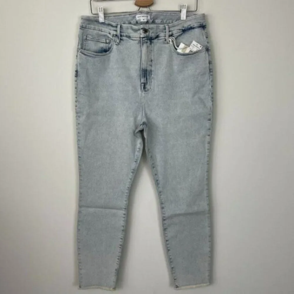 Good American Good Legs Crop Long Fray Hem High Rise Skinny Jean Light Wash 18